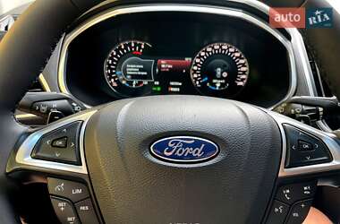 Внедорожник / Кроссовер Ford Edge 2016 в 