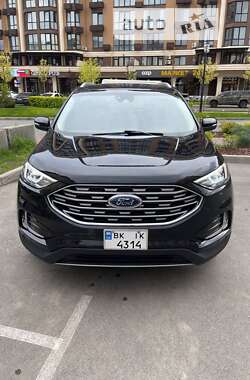 Позашляховик / Кросовер Ford Edge 2019 в Сарнах