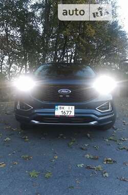 Внедорожник / Кроссовер Ford Edge 2018 в 