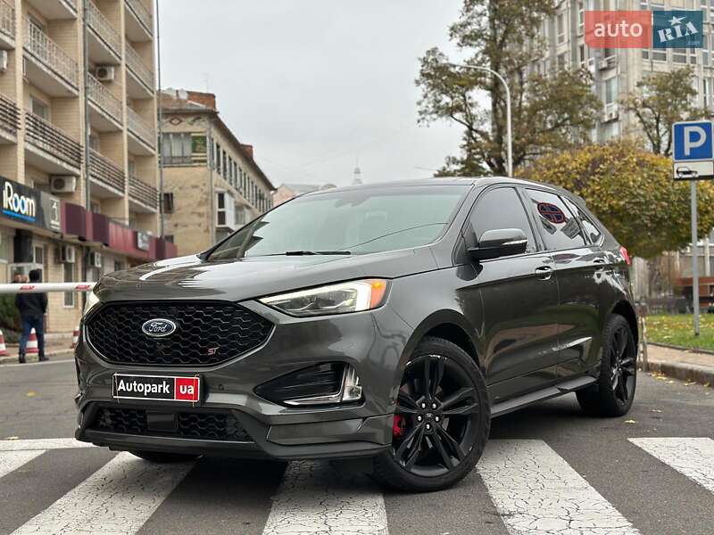 Позашляховик / Кросовер Ford Edge 2019 в 