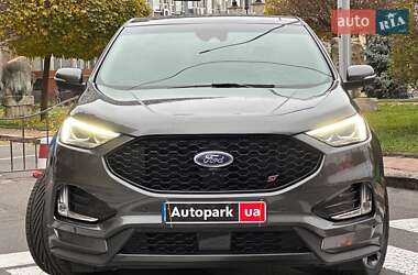 Позашляховик / Кросовер Ford Edge 2019 в 