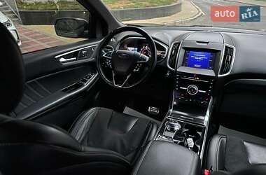 Позашляховик / Кросовер Ford Edge 2019 в 