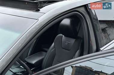 Позашляховик / Кросовер Ford Edge 2019 в 