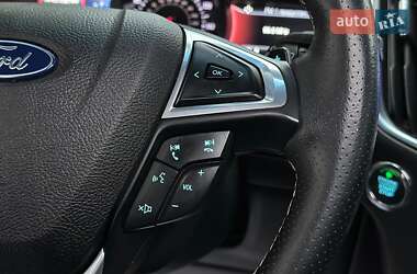 Позашляховик / Кросовер Ford Edge 2019 в 