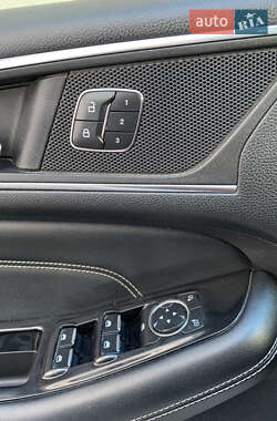Внедорожник / Кроссовер Ford Edge 2015 в 