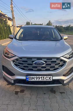 Позашляховик / Кросовер Ford Edge 2019 в 