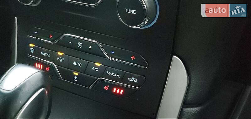 Внедорожник / Кроссовер Ford Edge 2016 в Хмельницком