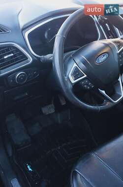 Позашляховик / Кросовер Ford Edge 2015 в Дубровиці