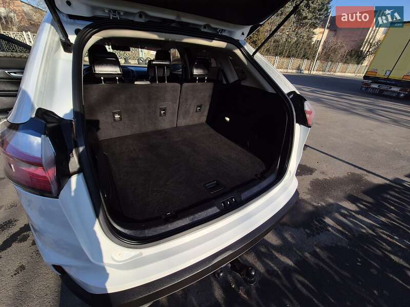 Позашляховик / Кросовер Ford Edge 2020 в Тячеві