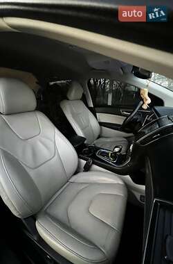 Внедорожник / Кроссовер Ford Edge 2017 в 