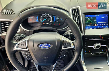 Внедорожник / Кроссовер Ford Edge 2018 в 