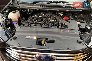 Внедорожник / Кроссовер Ford Edge 2019 в 