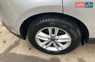 Внедорожник / Кроссовер Ford Edge 2017 в 