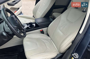 Внедорожник / Кроссовер Ford Edge 2018 в 