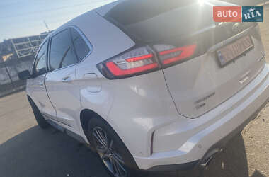 Позашляховик / Кросовер Ford Edge 2019 в 