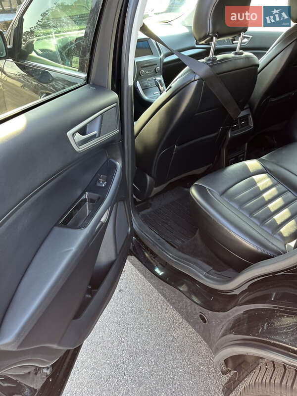 Внедорожник / Кроссовер Ford Edge 2017 в Синельниково