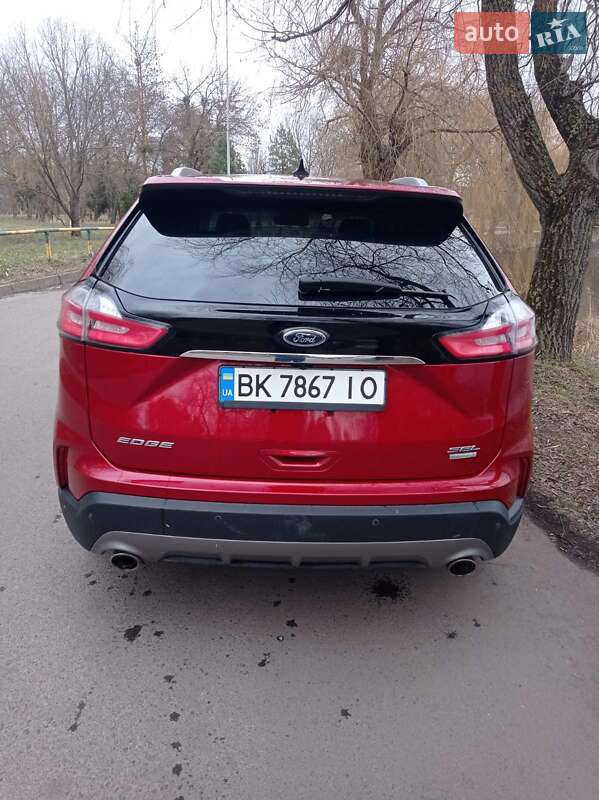 Внедорожник / Кроссовер Ford Edge 2020 в 