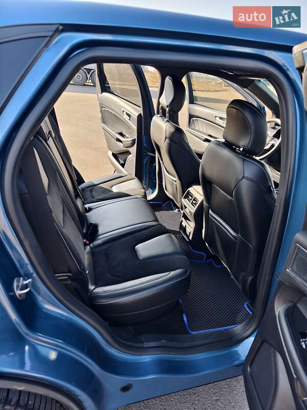 Внедорожник / Кроссовер Ford Edge 2018 в Нововолынске