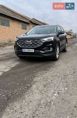 Позашляховик / Кросовер Ford Edge 2019 в 