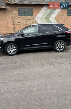 Позашляховик / Кросовер Ford Edge 2019 в 