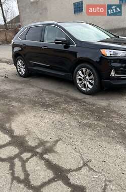 Позашляховик / Кросовер Ford Edge 2019 в 