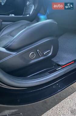 Внедорожник / Кроссовер Ford Edge 2018 в 