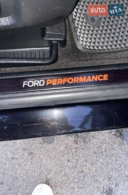 Внедорожник / Кроссовер Ford Edge 2018 в 