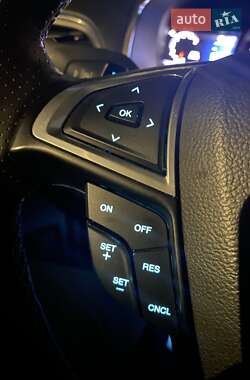 Внедорожник / Кроссовер Ford Edge 2018 в 