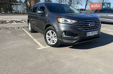 Позашляховик / Кросовер Ford Edge 2019 в 
