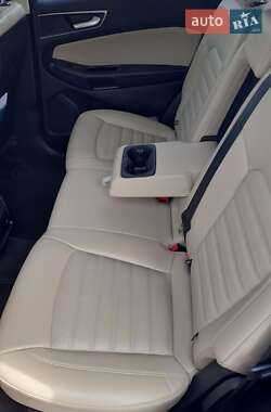 Внедорожник / Кроссовер Ford Edge 2017 в 