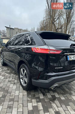 Внедорожник / Кроссовер Ford Edge 2020 в 