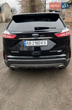 Позашляховик / Кросовер Ford Edge 2019 в 