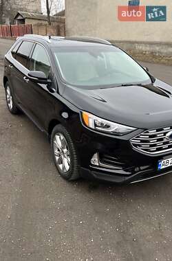 Позашляховик / Кросовер Ford Edge 2019 в 