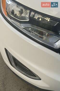 Внедорожник / Кроссовер Ford Edge 2018 в 