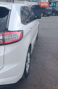 Внедорожник / Кроссовер Ford Edge 2016 в 