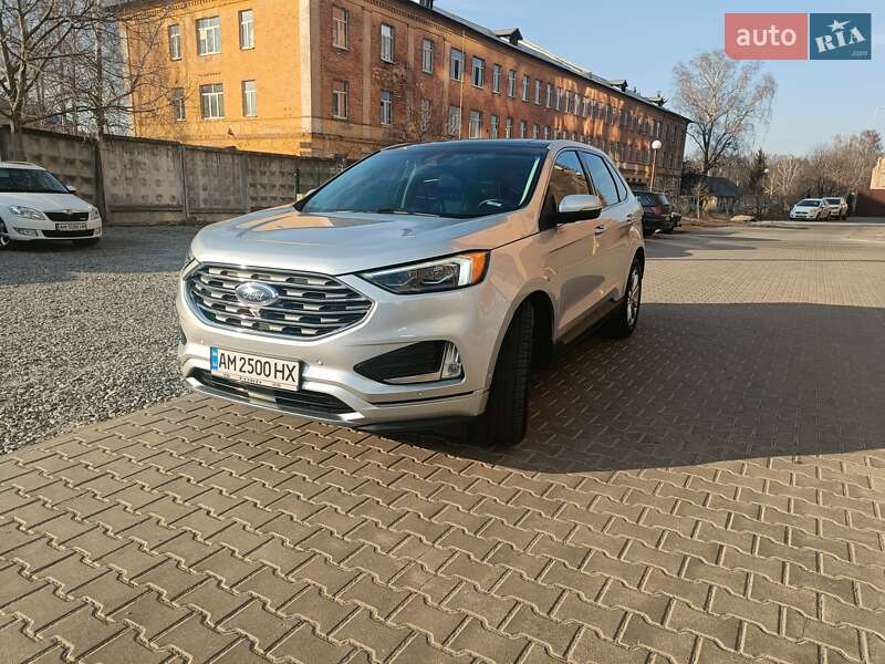 Внедорожник / Кроссовер Ford Edge 2019 в 