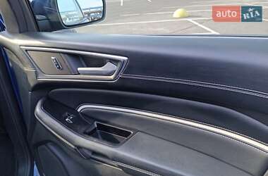 Позашляховик / Кросовер Ford Edge 2015 в 