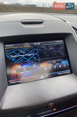 Внедорожник / Кроссовер Ford Edge 2015 в 