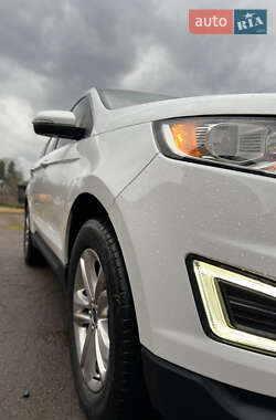 Внедорожник / Кроссовер Ford Edge 2016 в 