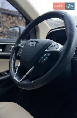Внедорожник / Кроссовер Ford Edge 2016 в 