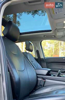 Внедорожник / Кроссовер Ford Edge 2017 в 