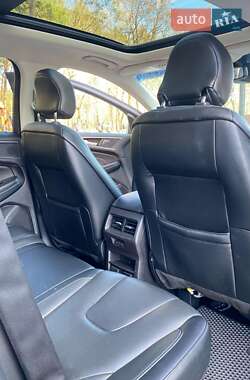 Внедорожник / Кроссовер Ford Edge 2017 в 