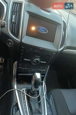 Внедорожник / Кроссовер Ford Edge 2016 в 