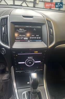 Внедорожник / Кроссовер Ford Edge 2016 в 