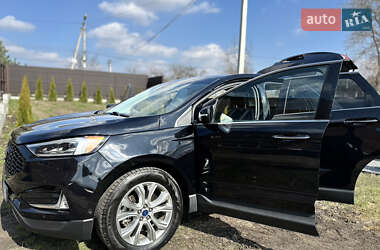 Внедорожник / Кроссовер Ford Edge 2019 в 