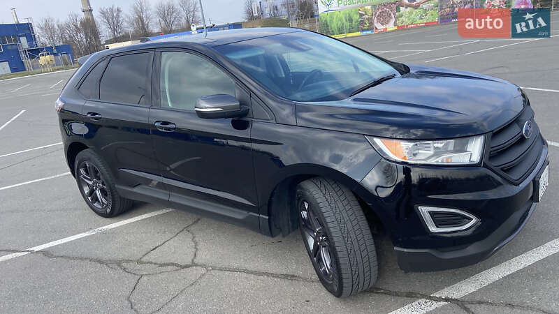 Внедорожник / Кроссовер Ford Edge 2018 в 