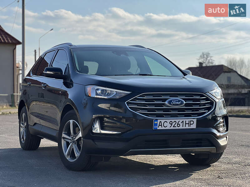 Позашляховик / Кросовер Ford Edge 2019 в 