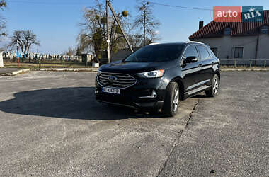 Позашляховик / Кросовер Ford Edge 2019 в 