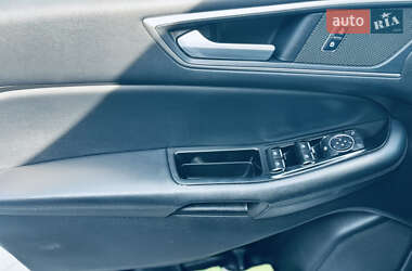 Внедорожник / Кроссовер Ford Edge 2017 в 