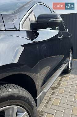 Позашляховик / Кросовер Ford Edge 2019 в 